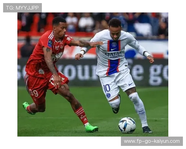 巴黎圣日耳曼持续压制对手半场